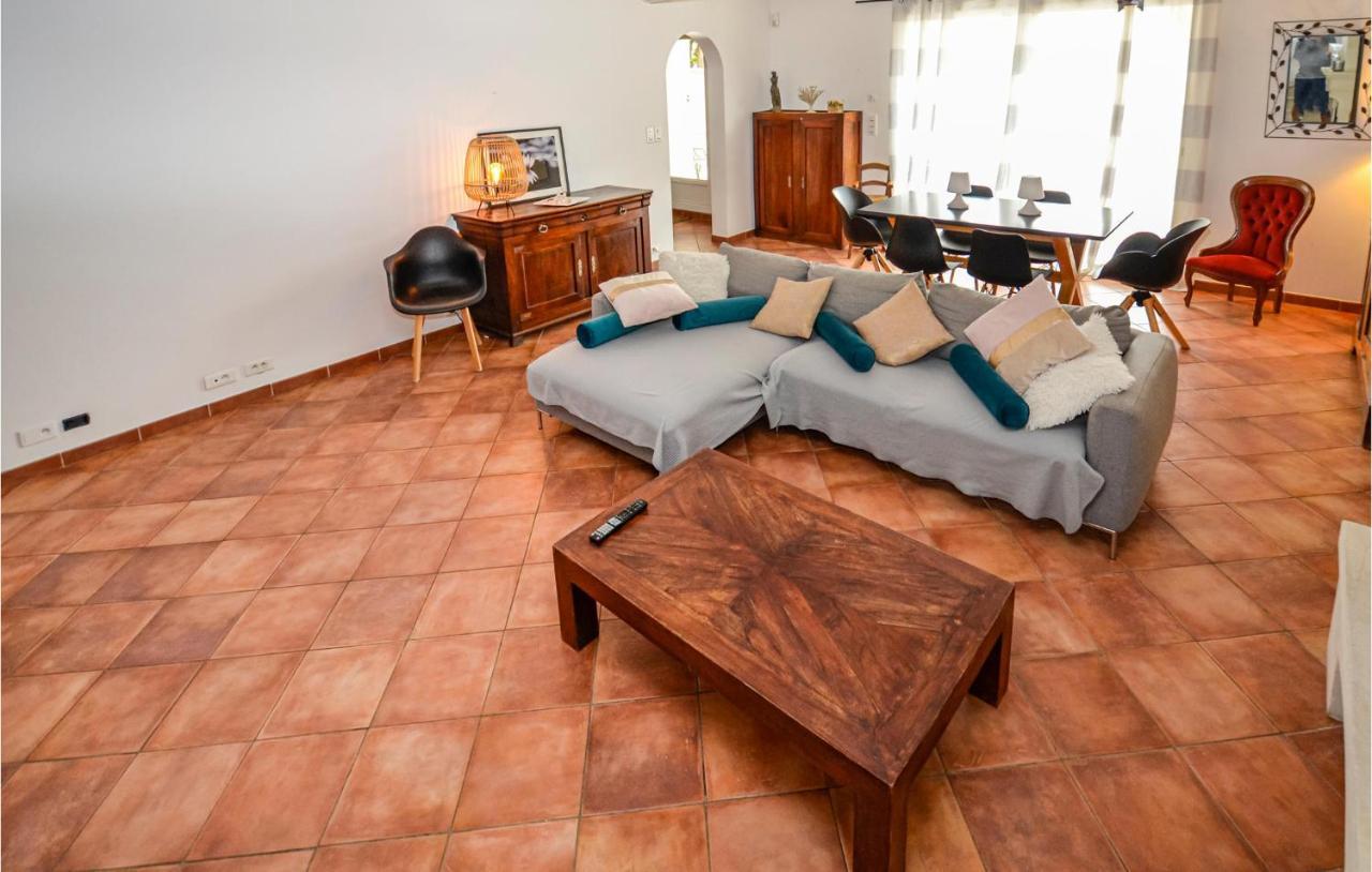 3 Bedroom Awesome Home In Chateuneuf De Gadagne Châteauneuf-de-Gadagne المظهر الخارجي الصورة
