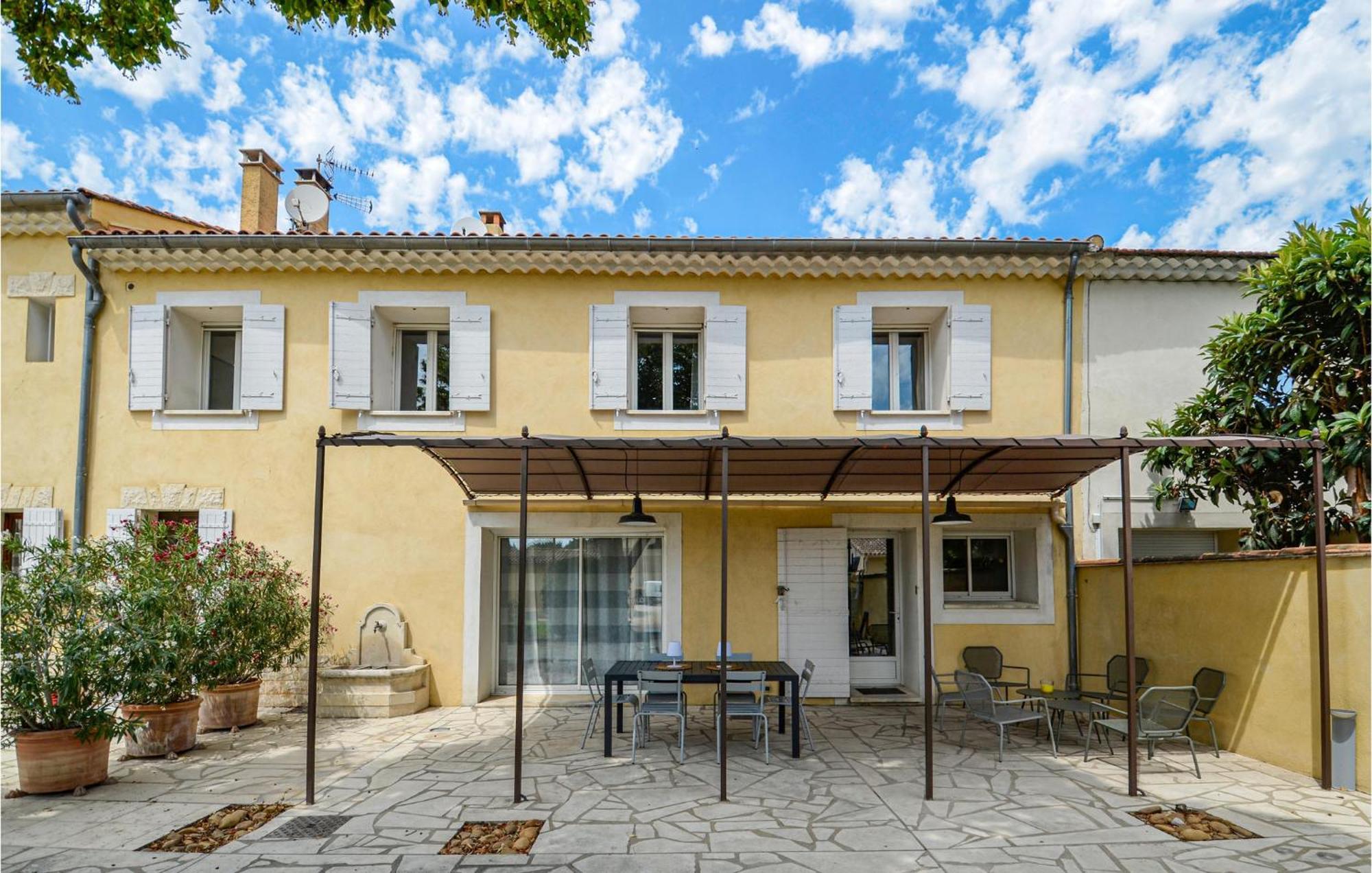 3 Bedroom Awesome Home In Chateuneuf De Gadagne Châteauneuf-de-Gadagne المظهر الخارجي الصورة